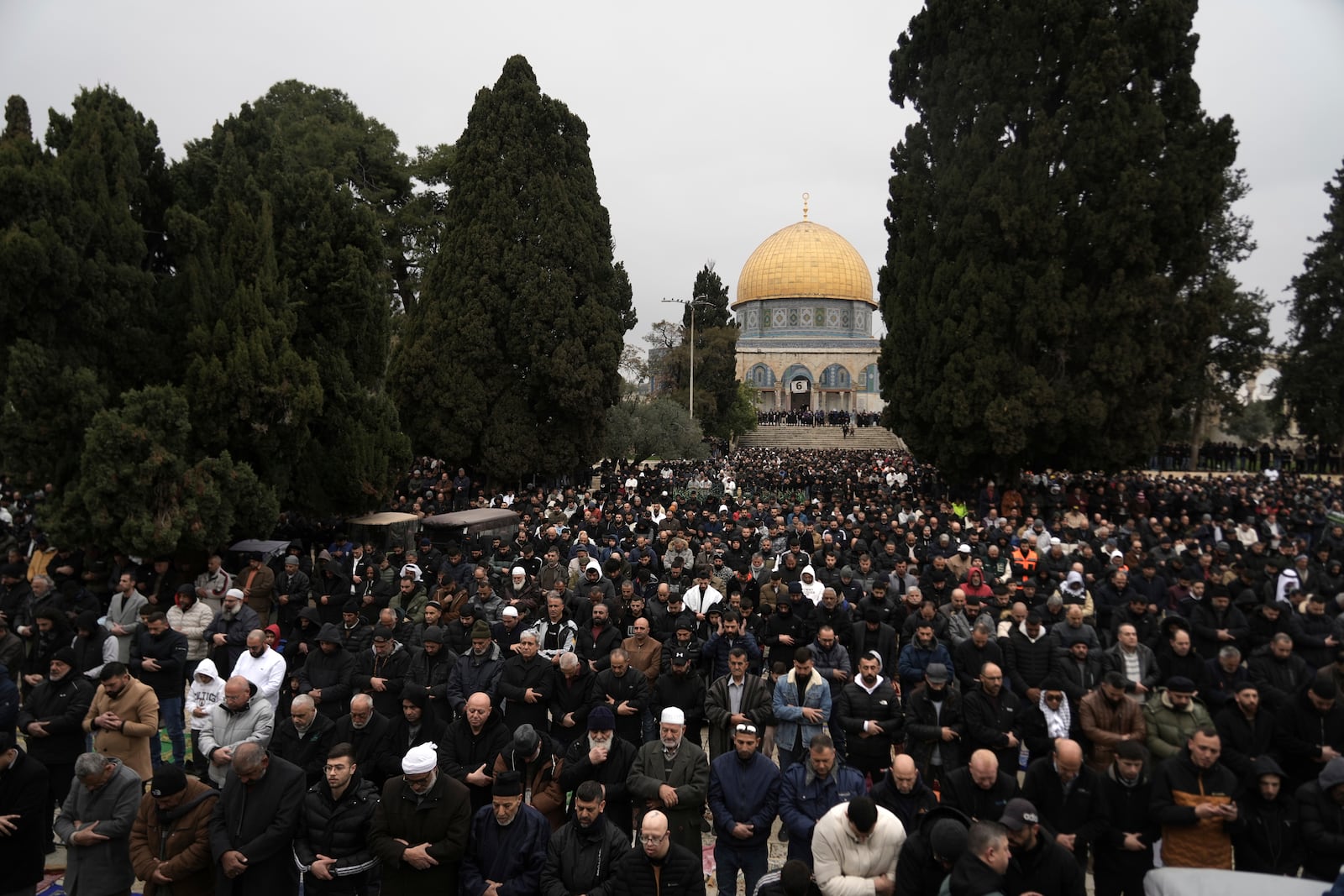 Worshippers at the Al-Aqsa Mosque compound take part in the first Friday Prayers of the Muslim holy month of Ramadan in the Old City of Jerusalem, Friday, March 7, 2025. (AP Photo/Mahmoud Illean)