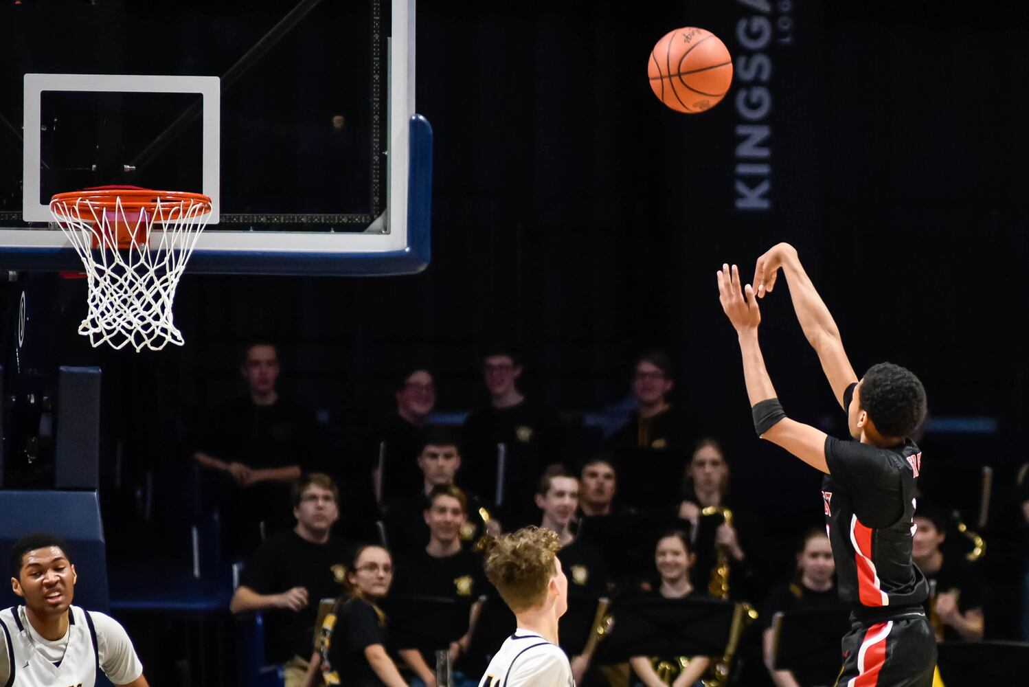 Centerville beats Lakota West in D1 boys district basketball final