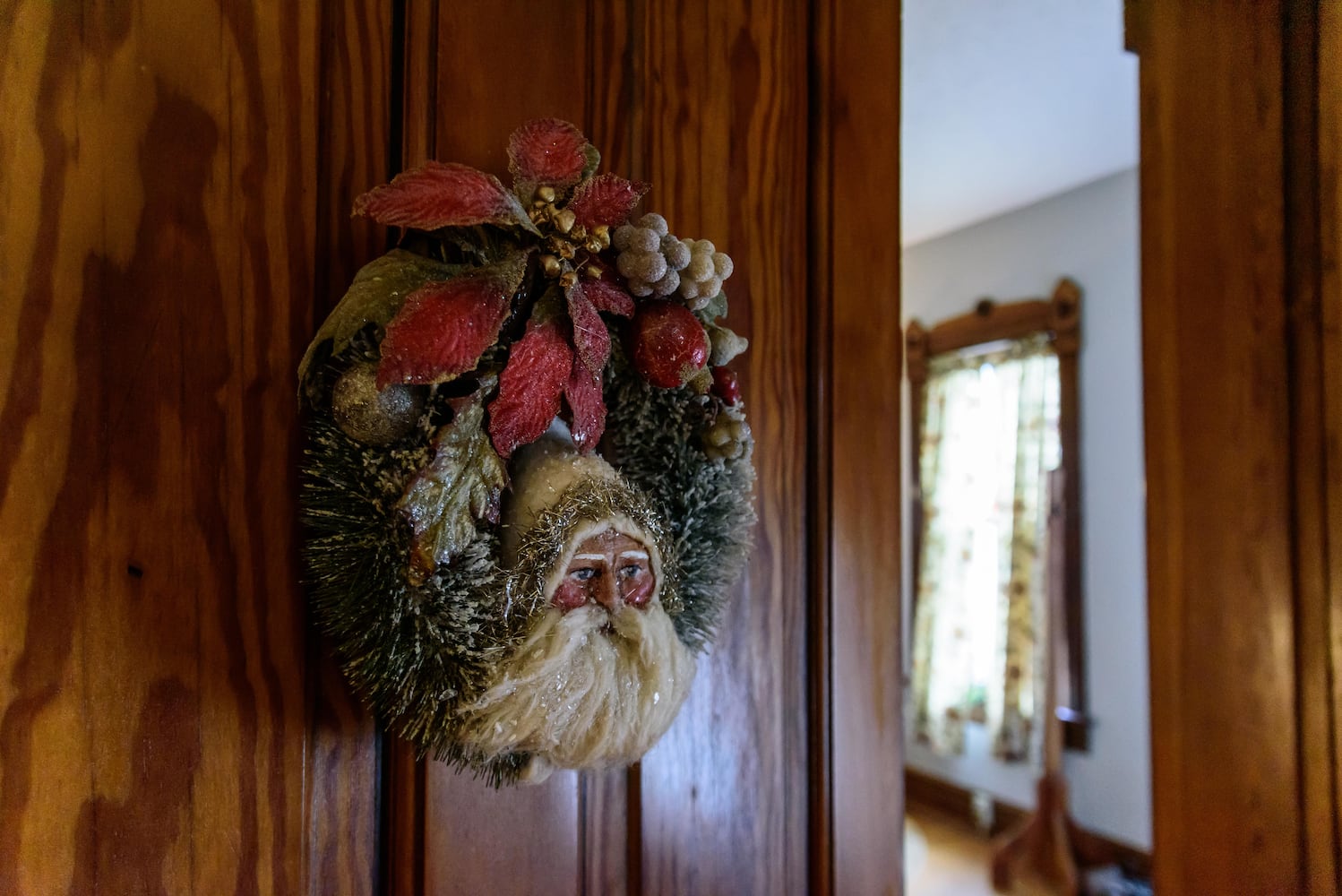 PHOTOS: A Dickens of a Christmas St. Anne’s Hill Holiday Home Tour