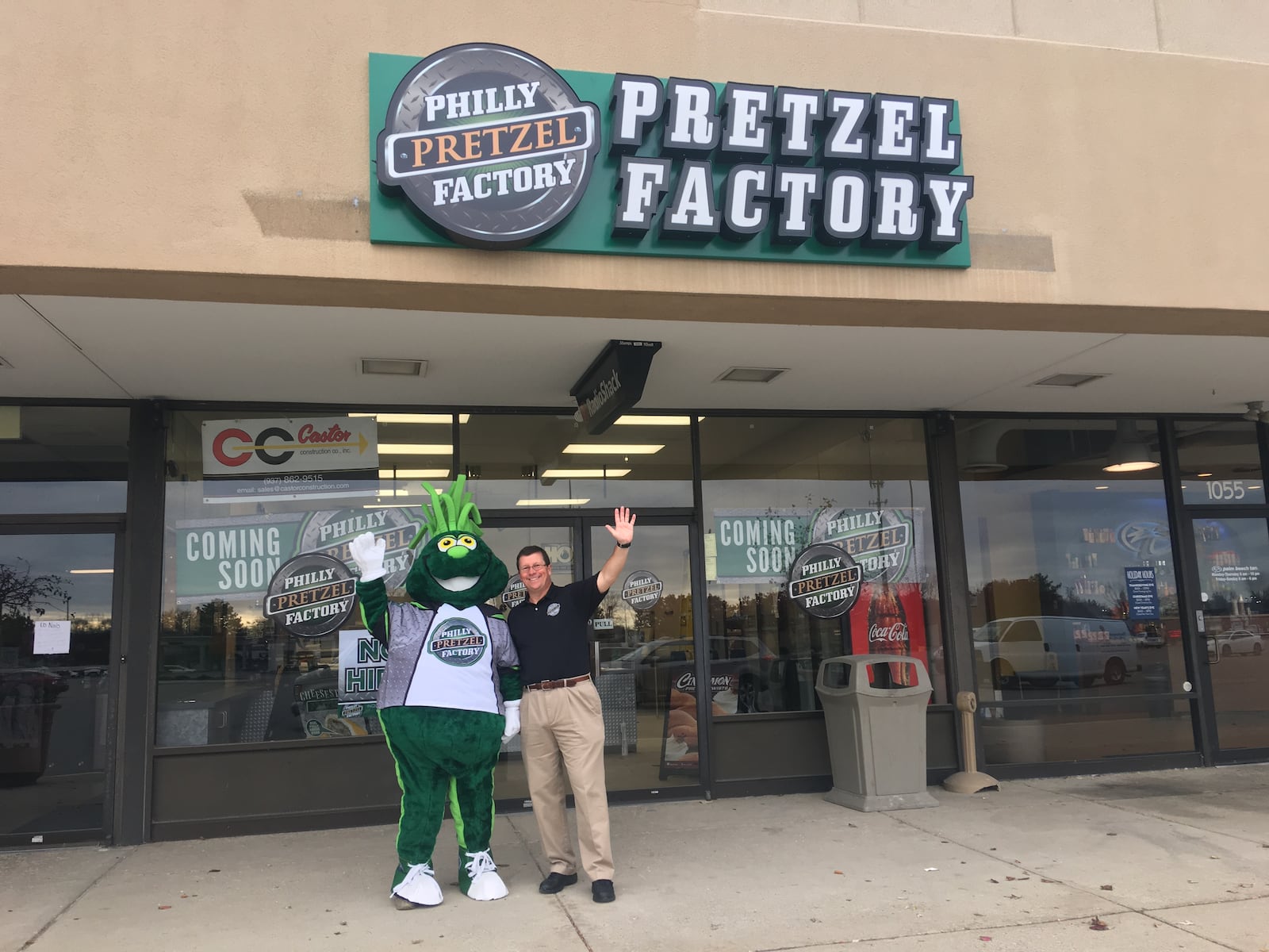 Ed and Julie Horan have opened Philly Preztel Factory, the first location in Ohio. KARA DRISCOLL/STAFF