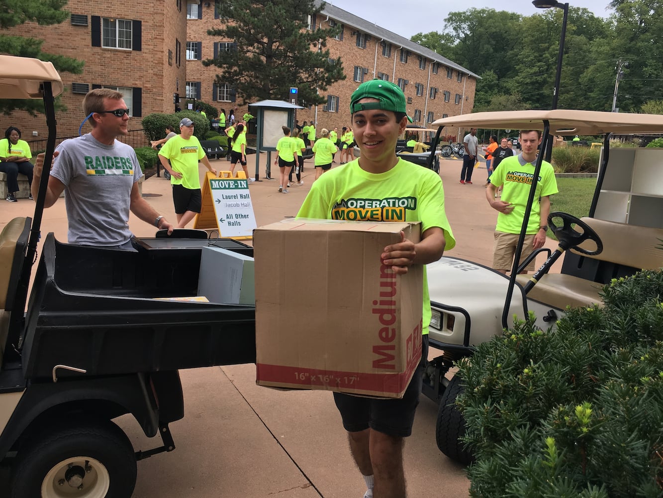 PHOTOS: 900 WSU freshmen move to campus for first time