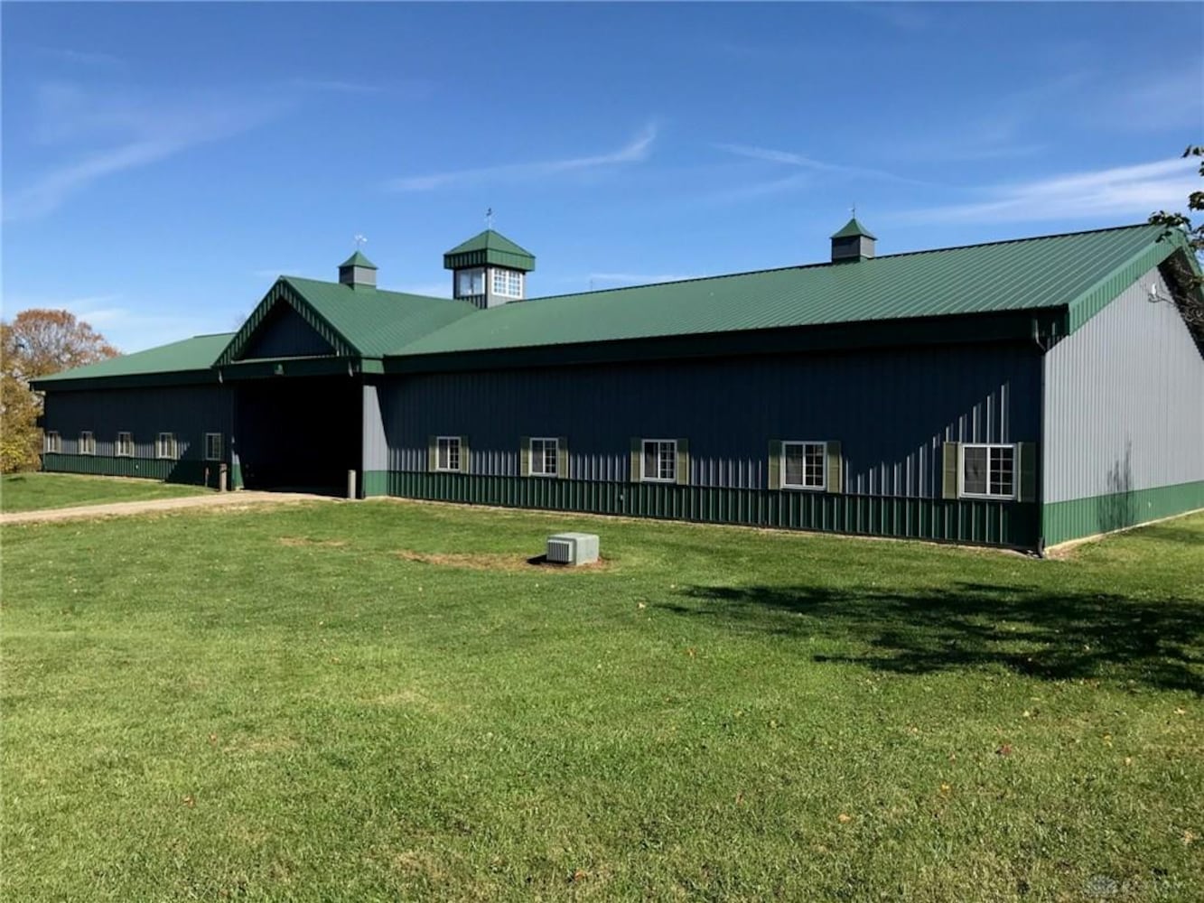 PHOTOS: 226-acre Clarksville home on market for nearly $4M