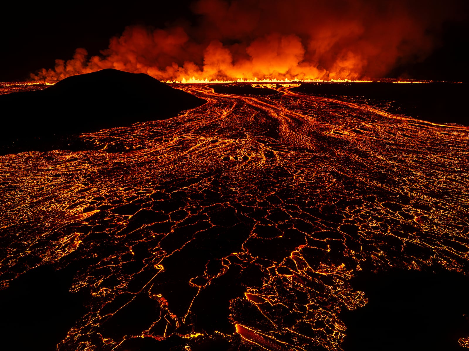 A new volcanic eruption that started on the Reykjanes Peninsula in Iceland, Wednesday, Nov.20, 2024. (AP Photo/Marco di Marco)