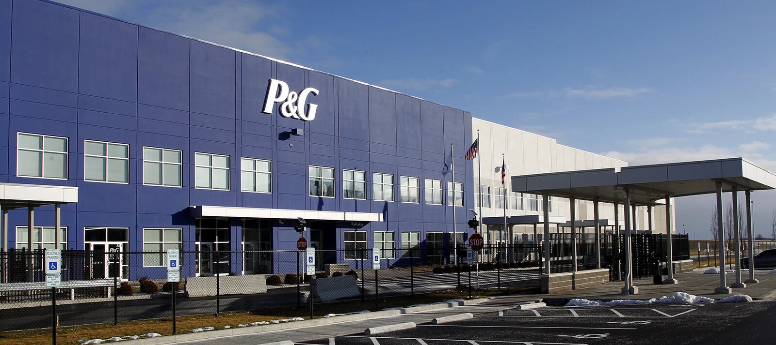 The Procter & Gamble multi-brand distribution center in Union. LISA POWELL / STAFF