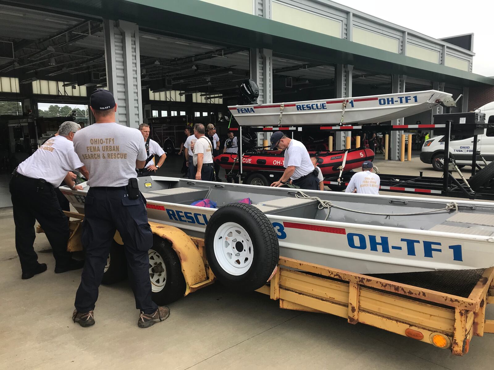 OH-TF1 Team Alpha sets up operations with the Kinston Fire Department at the request of the North Carolina Emergency Management Agency, who is overseeing the deployment and placement of search and rescue assets throughout the state. The team is also doing orientation training with the department so that both groups are familiar with each other's equipment. 