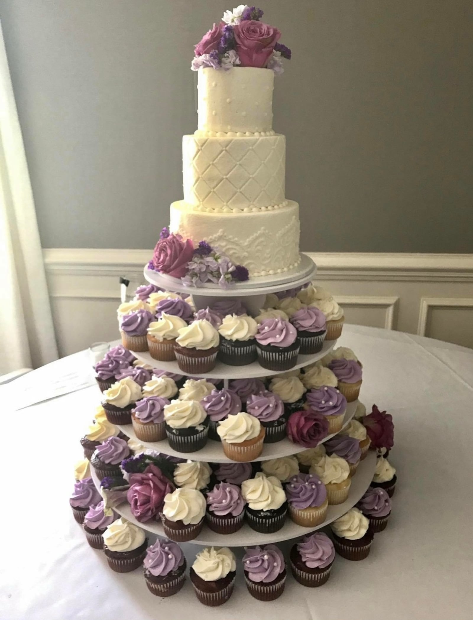 RachelBakes & Co is know for its wedding cakes, drip/sprinkle cakes, floral cupcakes and making cake look like other foods. PHOTO COURTESY: RACHEL OWENS