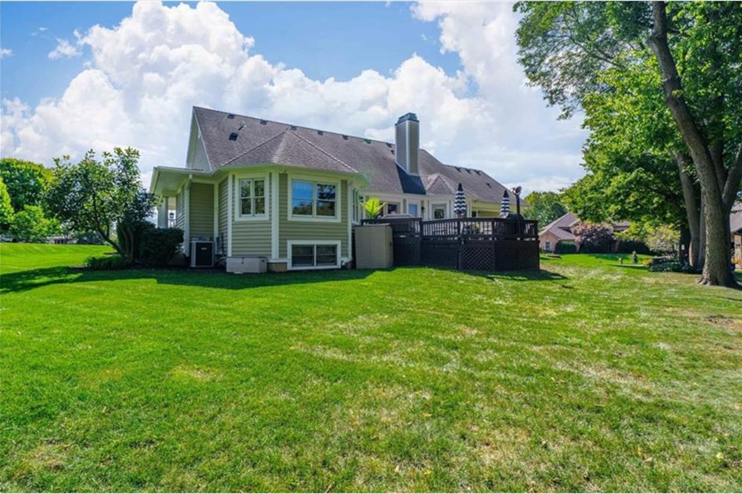 PHOTOS: Newly listed home has view of pond and Pipe Stone Golf Club