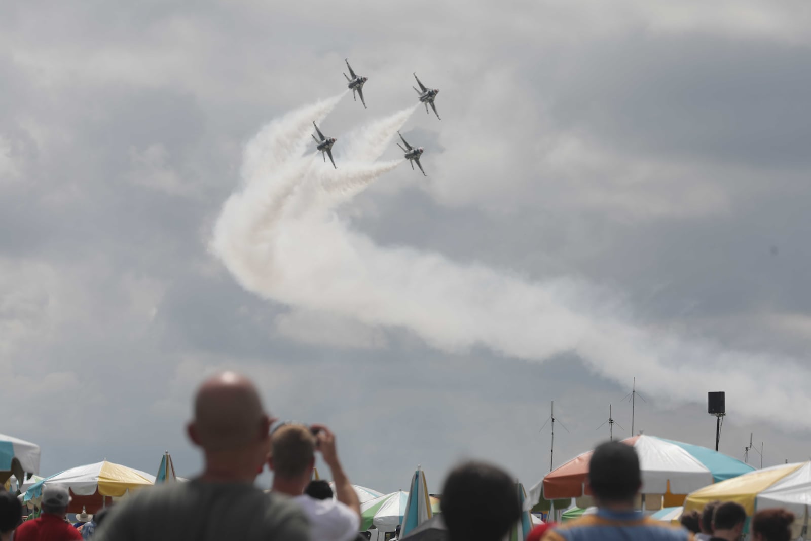 The Thunderbirds closed out the performances at 2021 Center Point Energy Dayton Air Show Sunday.