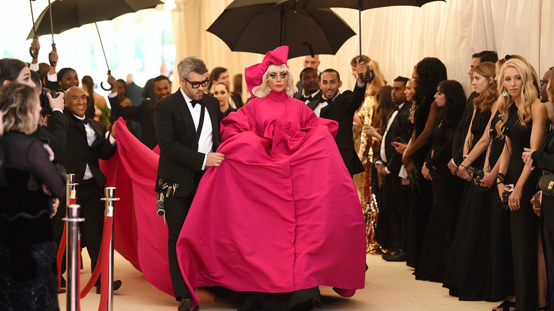 Photos: Lady Gaga’s big, pink red carpet arrival at 2019 MET Gala