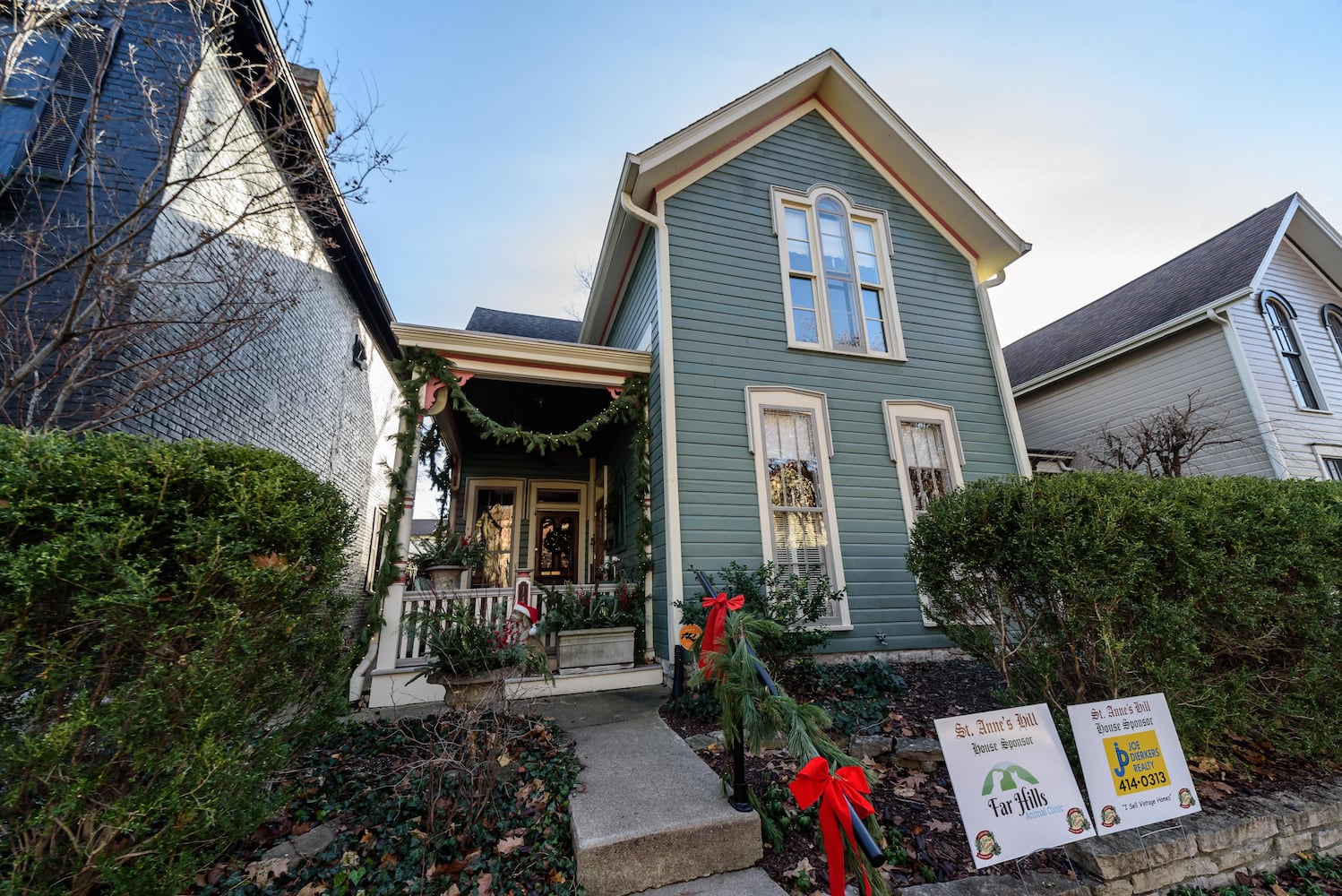 PHOTOS: A Dickens of a Christmas St. Anne’s Hill Holiday Home Tour 2024