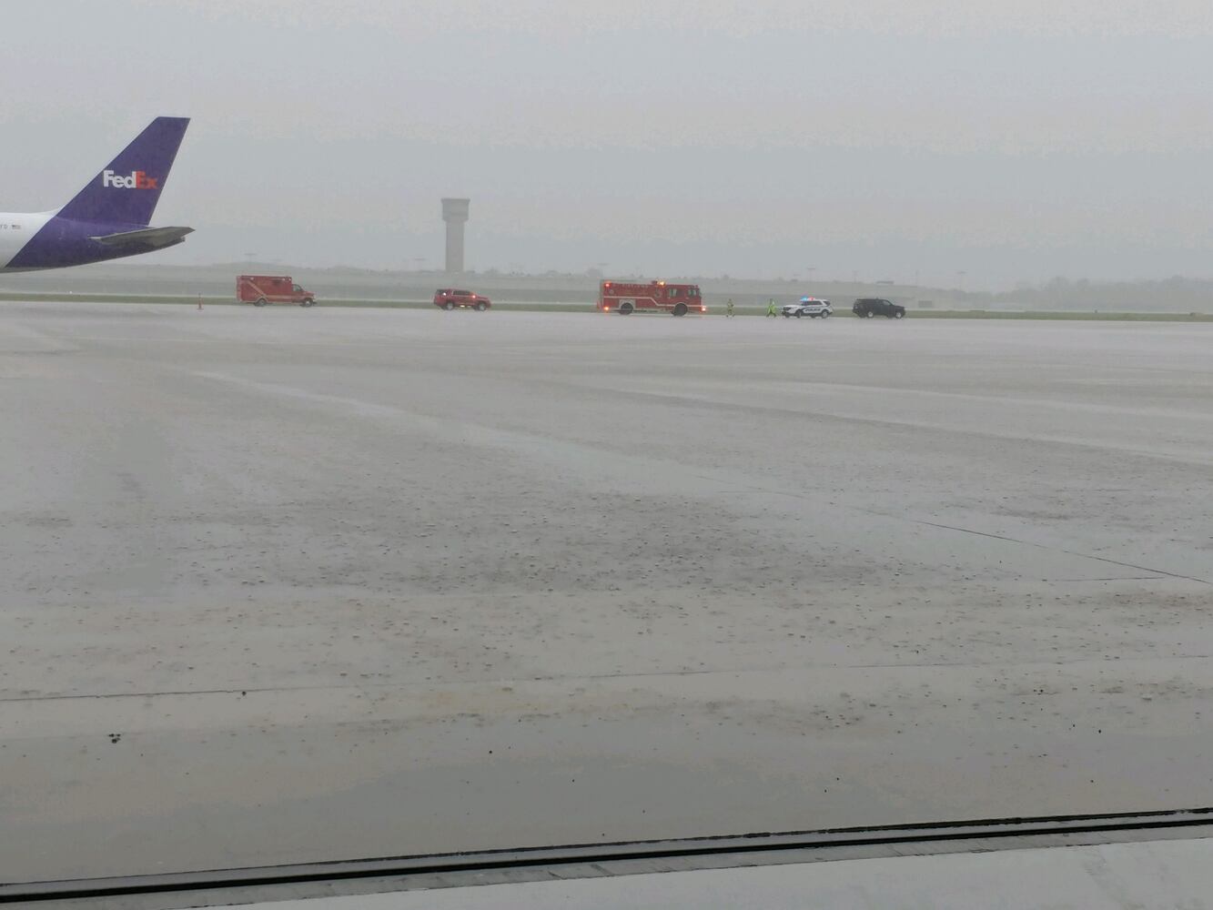 Thunderbird F-16 plane flips on its top at Dayton Air Show