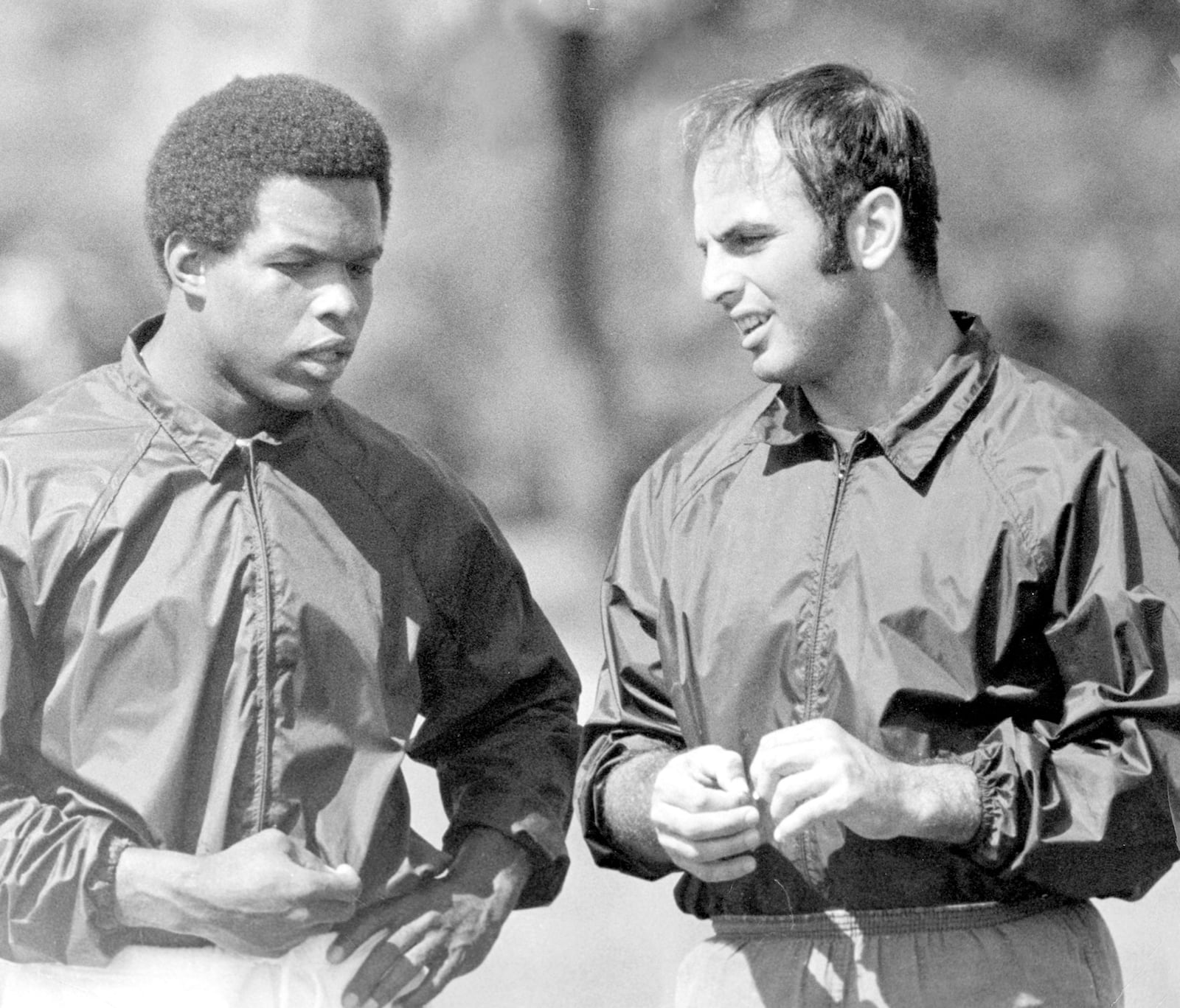 Gale Sayers (left) and Brian Piccolo formed a special friendship as Bears running backs in the late 1960s. (Chicago Tribune/TNS)

