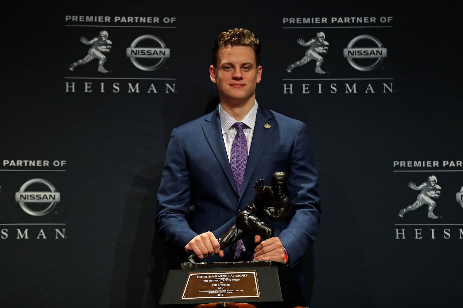 College football: Former Buckeye QB Burrow wins Heisman Trophy