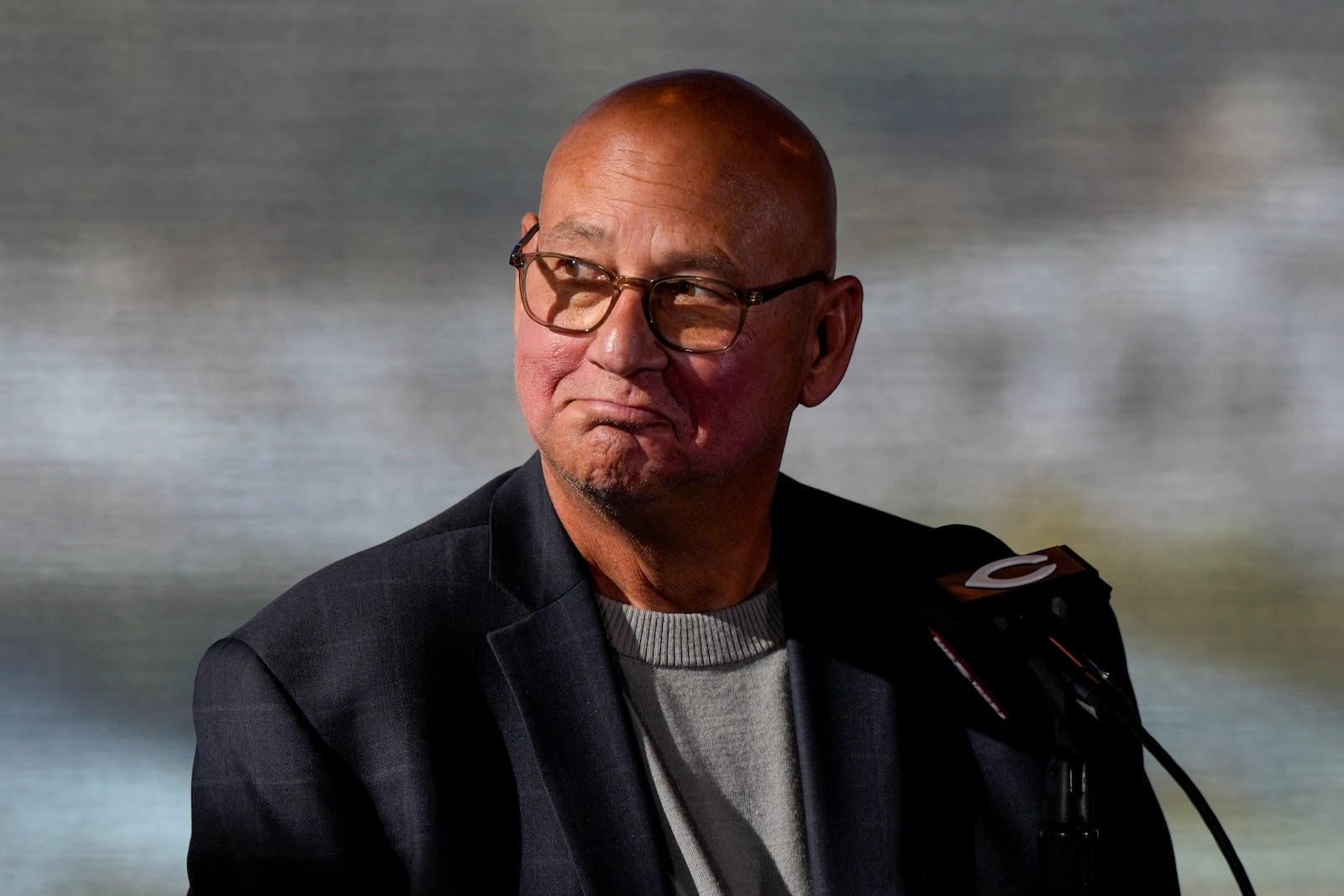 Cincinnati Reds new manager Terry Francona listens during an introductory baseball press conference Monday, Oct. 7, 2024, in Cincinnati. (AP Photo/Jeff Dean)