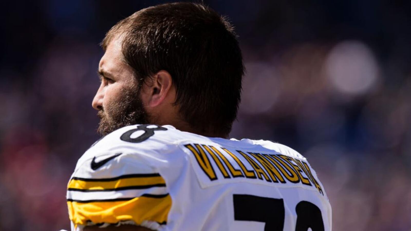 BALTIMORE, MD - OCTOBER 01: Offensive tackle Alejandro Villanueva #78 of the Pittsburgh Steelers listens to the national anthem before a game against the Baltimore Ravens at M&T Bank Stadium on October 1, 2017 in Baltimore, Maryland. (Photo by Patrick McDermott/Getty Images)