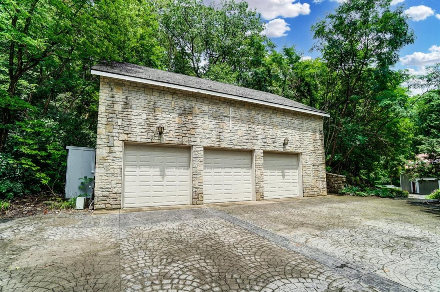 PHOTOS: Amazing luxury home listed for $1.99M near Centerville