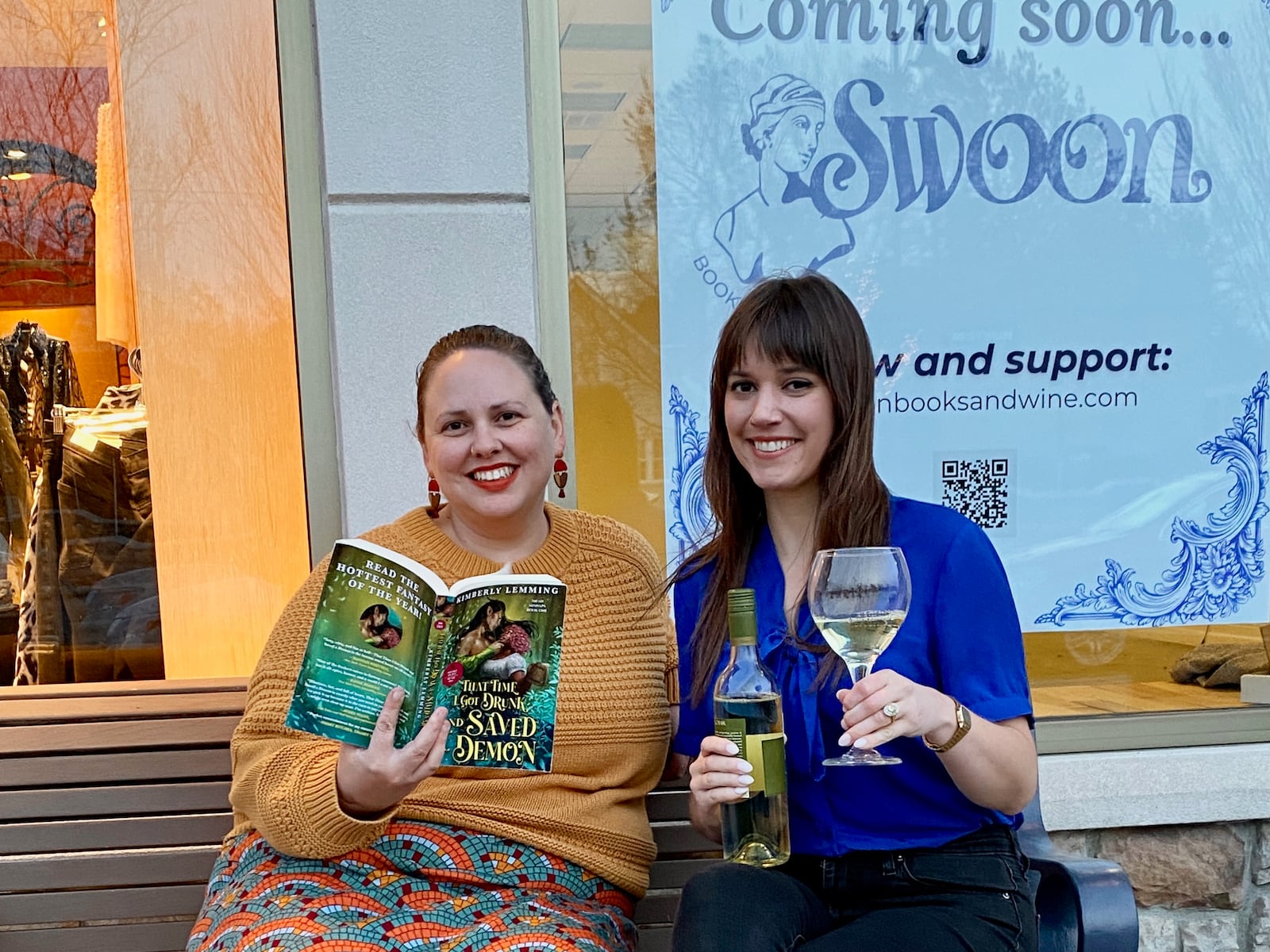 Swoon Books & Wine, a romance bookstore and wine bar, is slated to arrive in February 2025 to the Shops of Oakwood. It is co-owned by CMS Certified Sommelier Lauren Gay of Joui Wine, and Lindsay Woodruff of Oakwood fair trade boutique Maraluna. Here they recommend book and wine pairings.