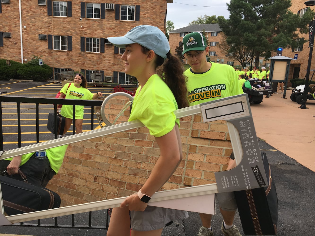 PHOTOS: 900 WSU freshmen move to campus for first time