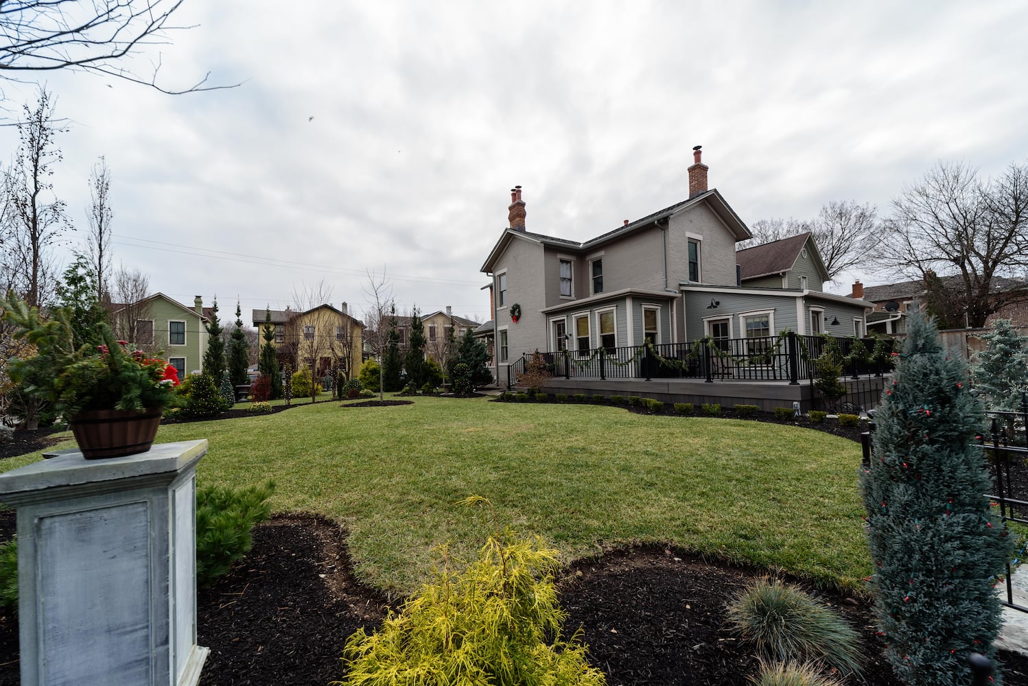 PHOTOS: A Dickens of a Christmas St. Anne’s Hill Holiday Home Tour