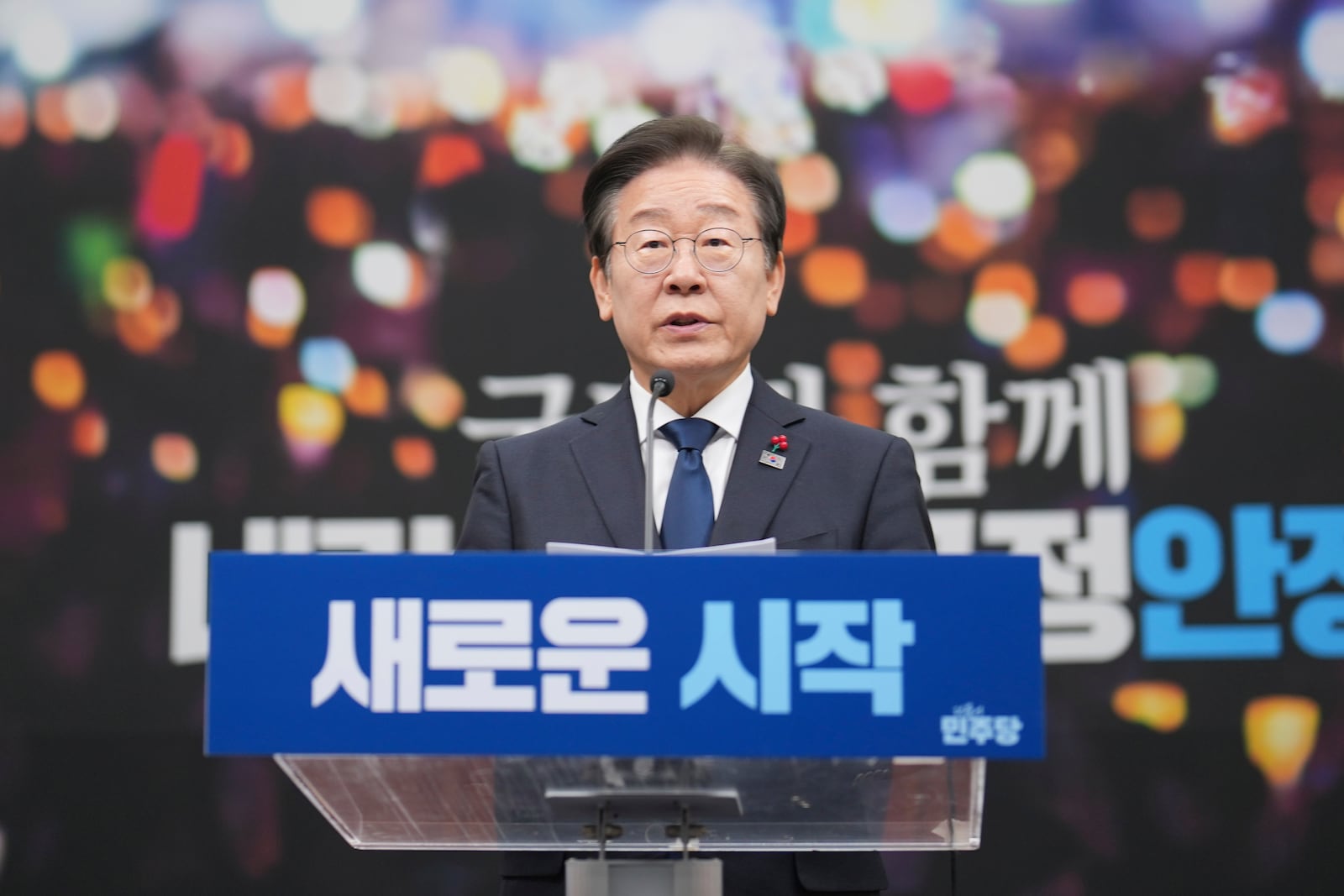 South Korea's main opposition Democratic Party leader Lee Jae-myung speaks during a press conference on removal of President Yoon Suk Yeol from office, at the party office at the National Assembly building in Seoul, South Korea, Sunday, Dec. 15, 2024. (AP Photo/Lee Jin-man)