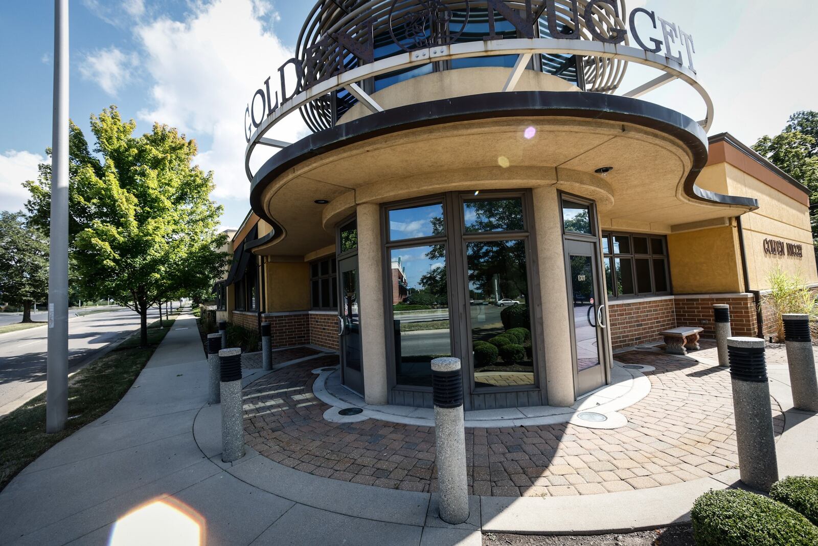 The Golden Nugget Pancake House on South Dixie Drive in Kettering is working to reopen this summer. The restaurant closed the day before the coronavirus statewide shutdown of dine-in service. JIM NOELKER/STAFF