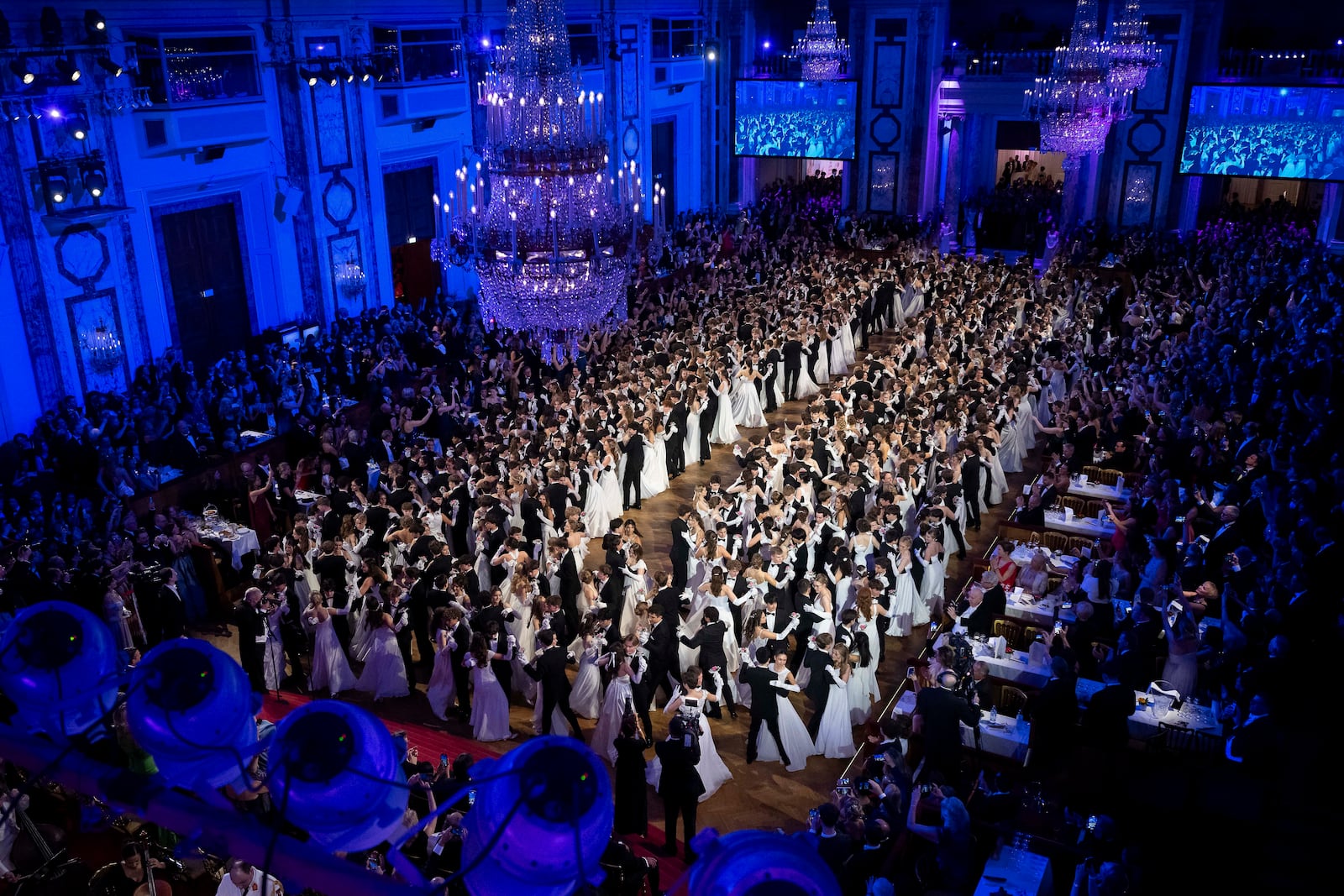 Young people dance waltz during the opening ceremony of the Elmayer-Kränzchen, a Traditional Ball of the Elmayer Dance School in Vienna, Austria, Tuesday, March 4, 2025. (AP Photo/Denes Erdos)