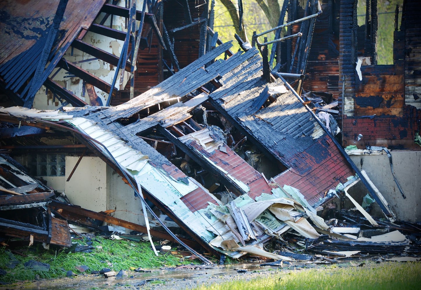 Fire destroys vacant house in Dayton