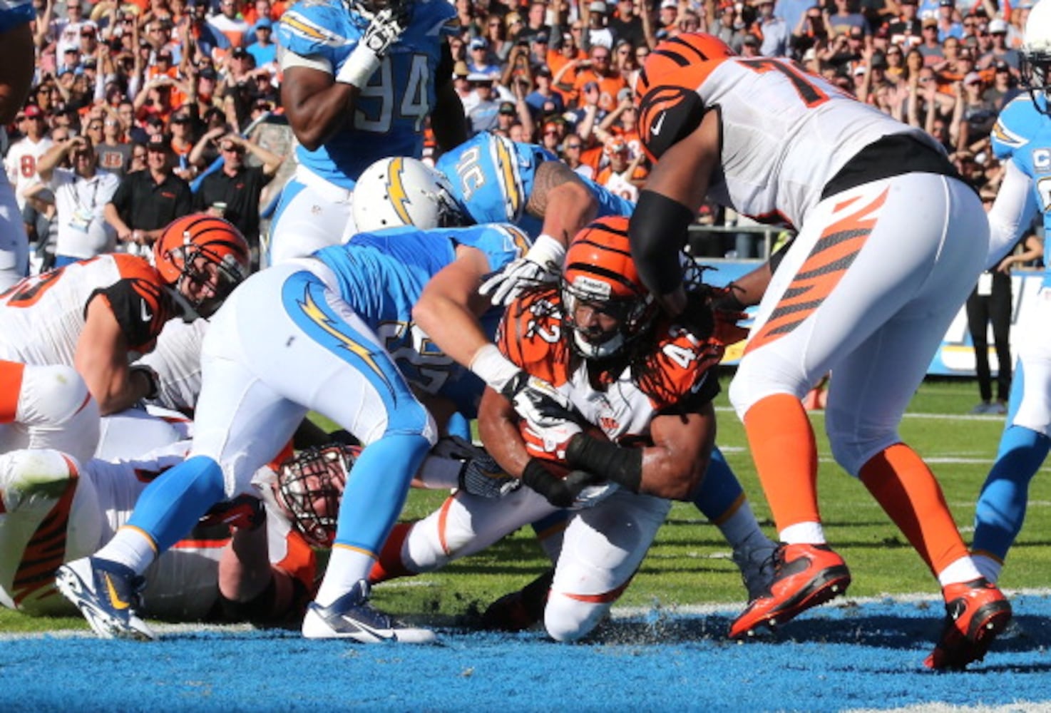 Dalton, Green lead Bengals to 17-10 win vs Bolts