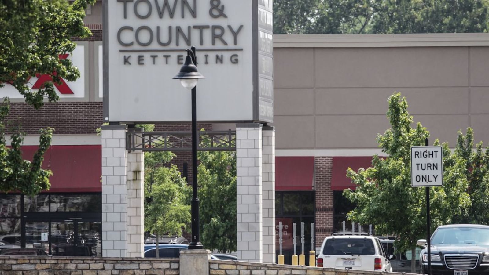 Panera Bread will be growing at Town & Country Shopping Center as part of renovations that include demolishing buildings. FILE