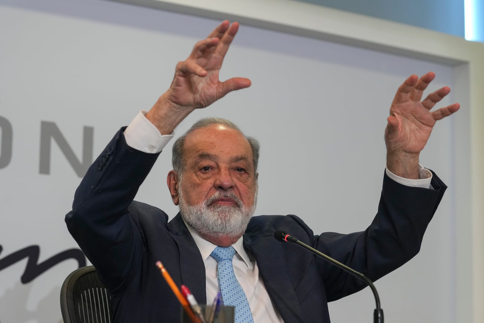 Mexican billionaire Carlos Slim gives a press conference in Mexico City, Monday, Feb. 10, 2025. (AP Photo/Marco Ugarte)