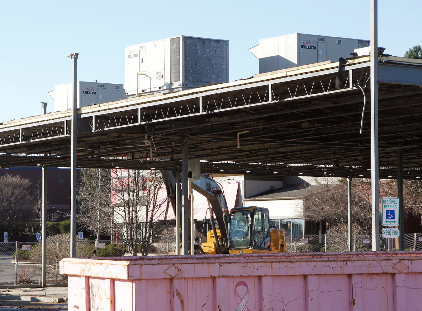 Giordano’s Pizza coming to former Logan’s Roadhouse location