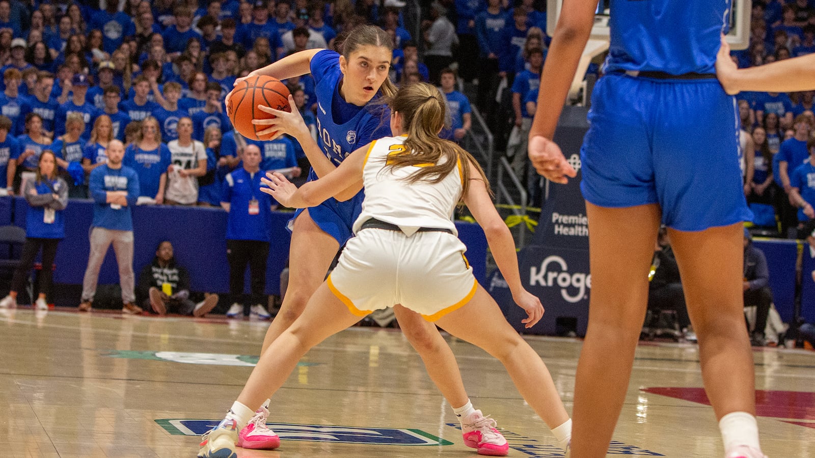 Springboro's Bryn Martin looks over the defense during Saturday night's Division I state title game against Olmsted Falls at UD Arena. Jeff Gilbert/CONTRIBUTED