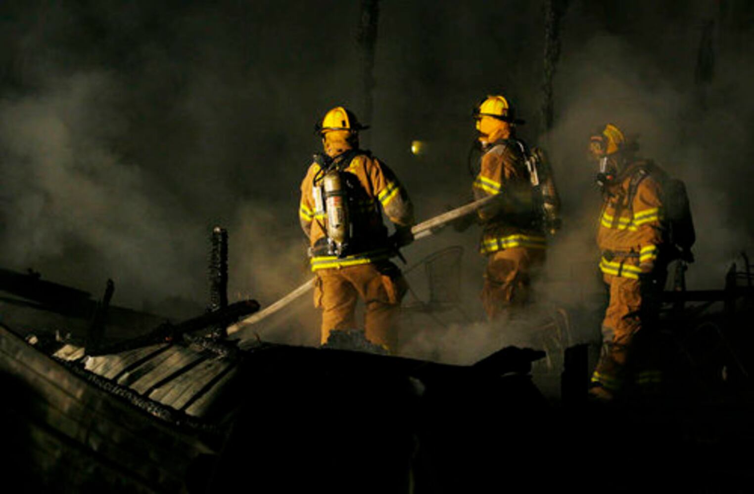 Fire destroys barn