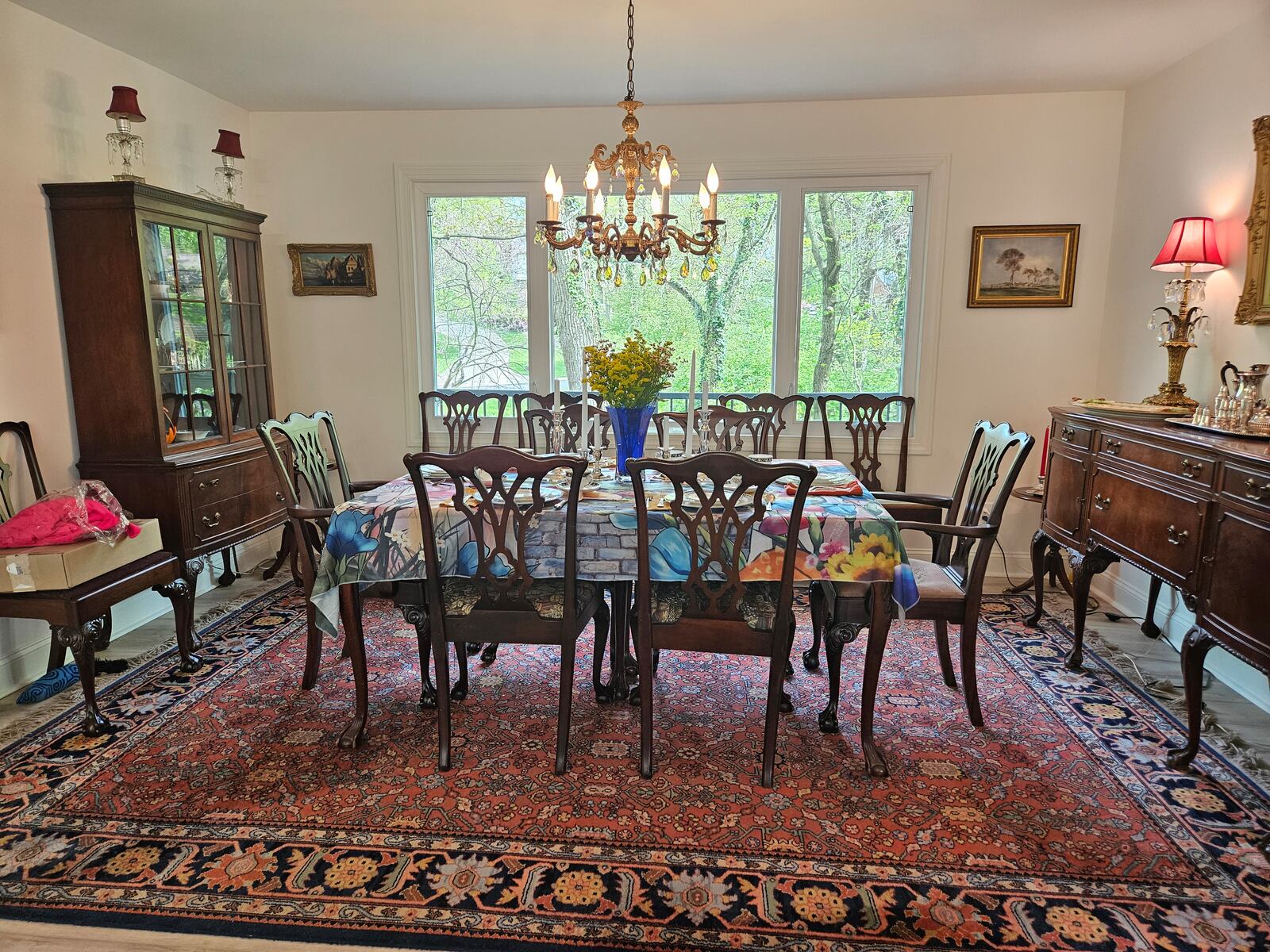 The dining room in the home reflects the couple's artistic flair. JESSICA GRAUE / CONTRIBUTED