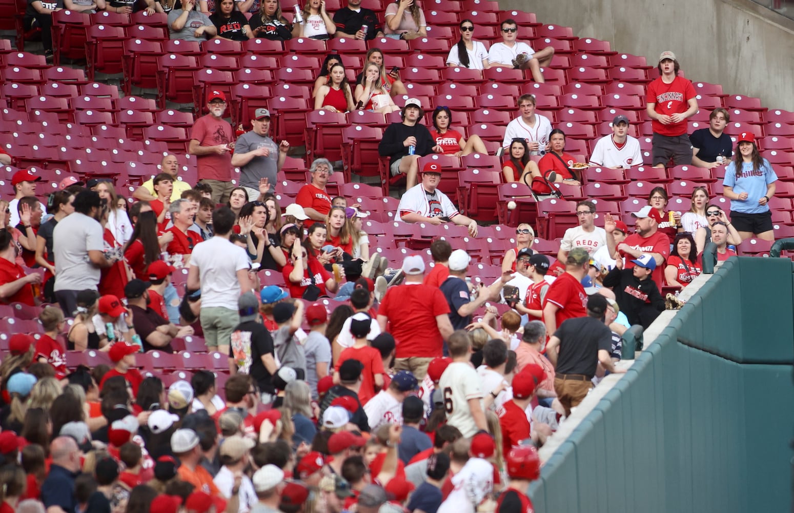 Reds vs. Phillies