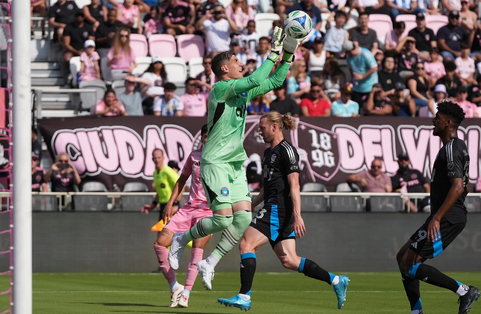 Charlotte FC goalkeeper Kristijan Kahlina makes a save during the first half of an MLS soccer match against Inter Miami, Sunday, March 9, 2025, in Fort Lauderdale, Fla. (AP Photo/Lynne Sladky)