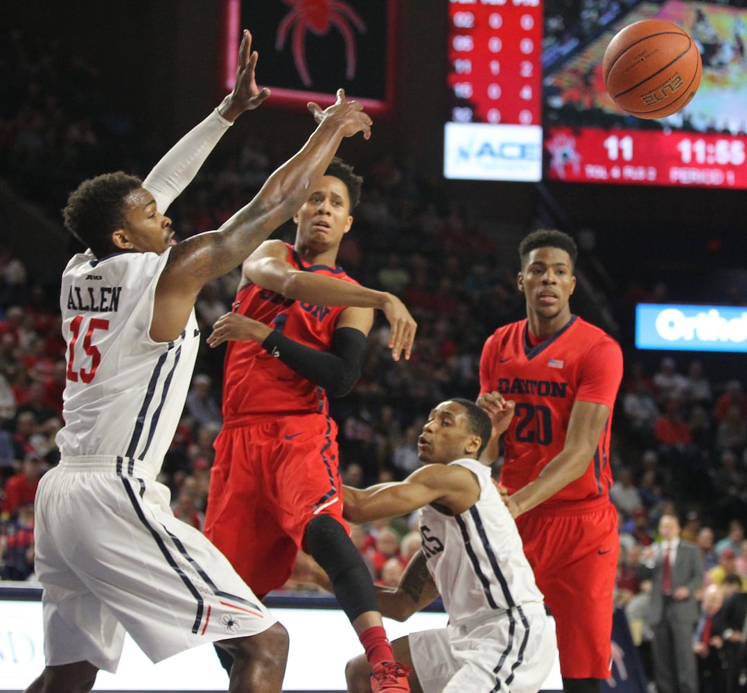 Dayton Flyers vs. Richmond Spiders