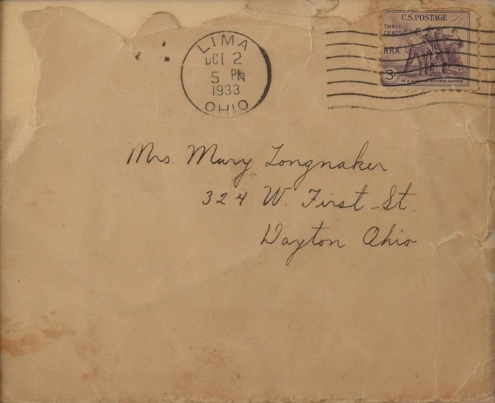 A letter written by the gangster John Dillinger to the Dayton woman he loved, Mary Longnacker is being auctioned off by RR Auction.