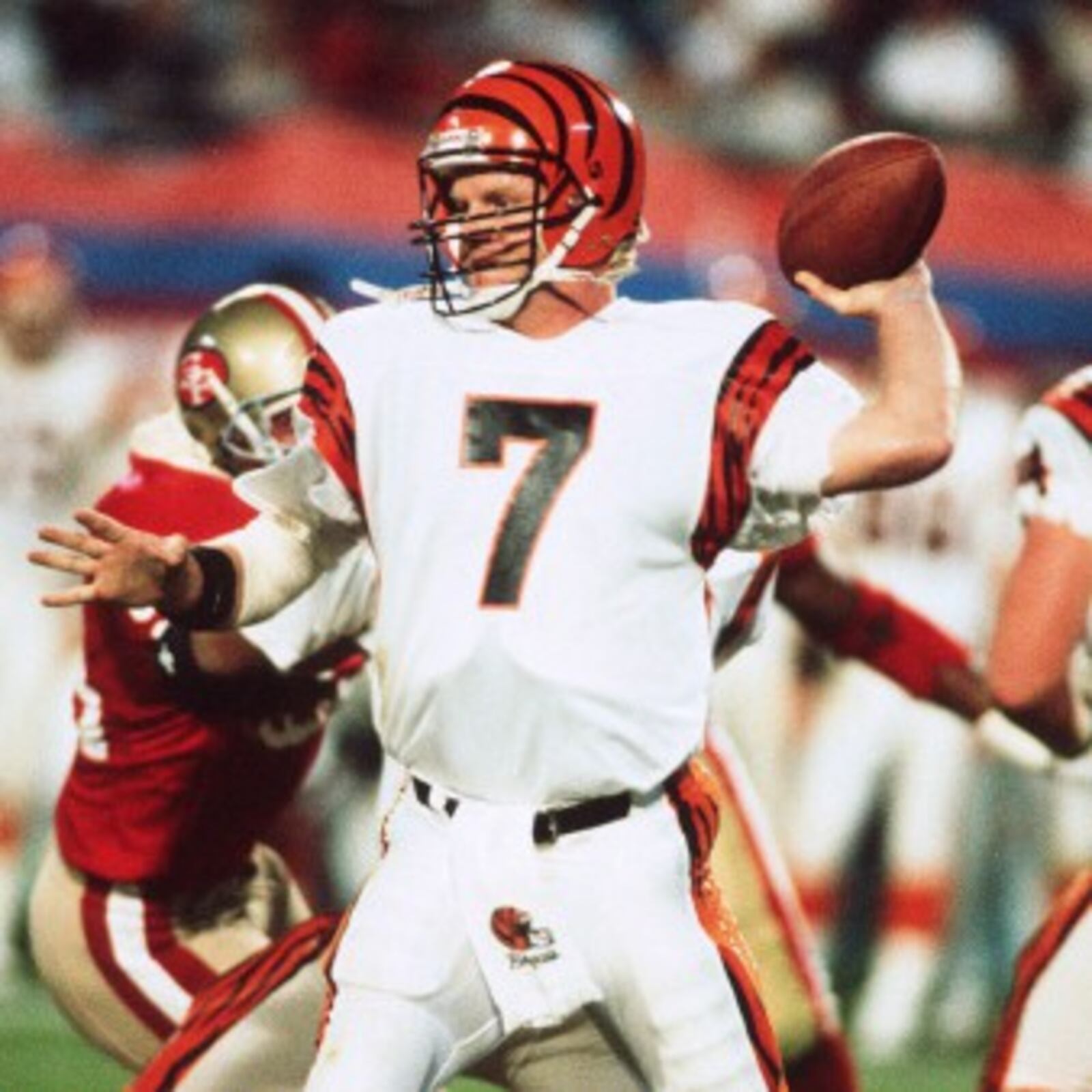 MIAMI, FL- JANUARY 22: Boomer Esiason #7 of the Cincinnati Bengals looks to throw a pass against the San Francisco 49ers during Super Bowl XXIII on January 22, 1989 at Joe Robbie Stadium in Miami, Florida. The 49ers won the Super Bowl 20-16. (Photo by Focus on Sport/Getty Images)