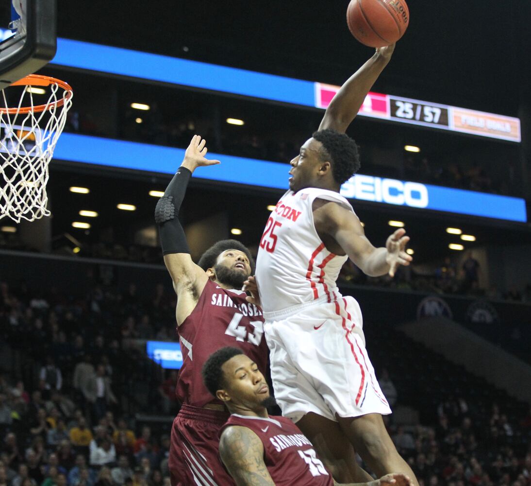 A-10 tourney: Dayton Flyers vs. St. Joseph's