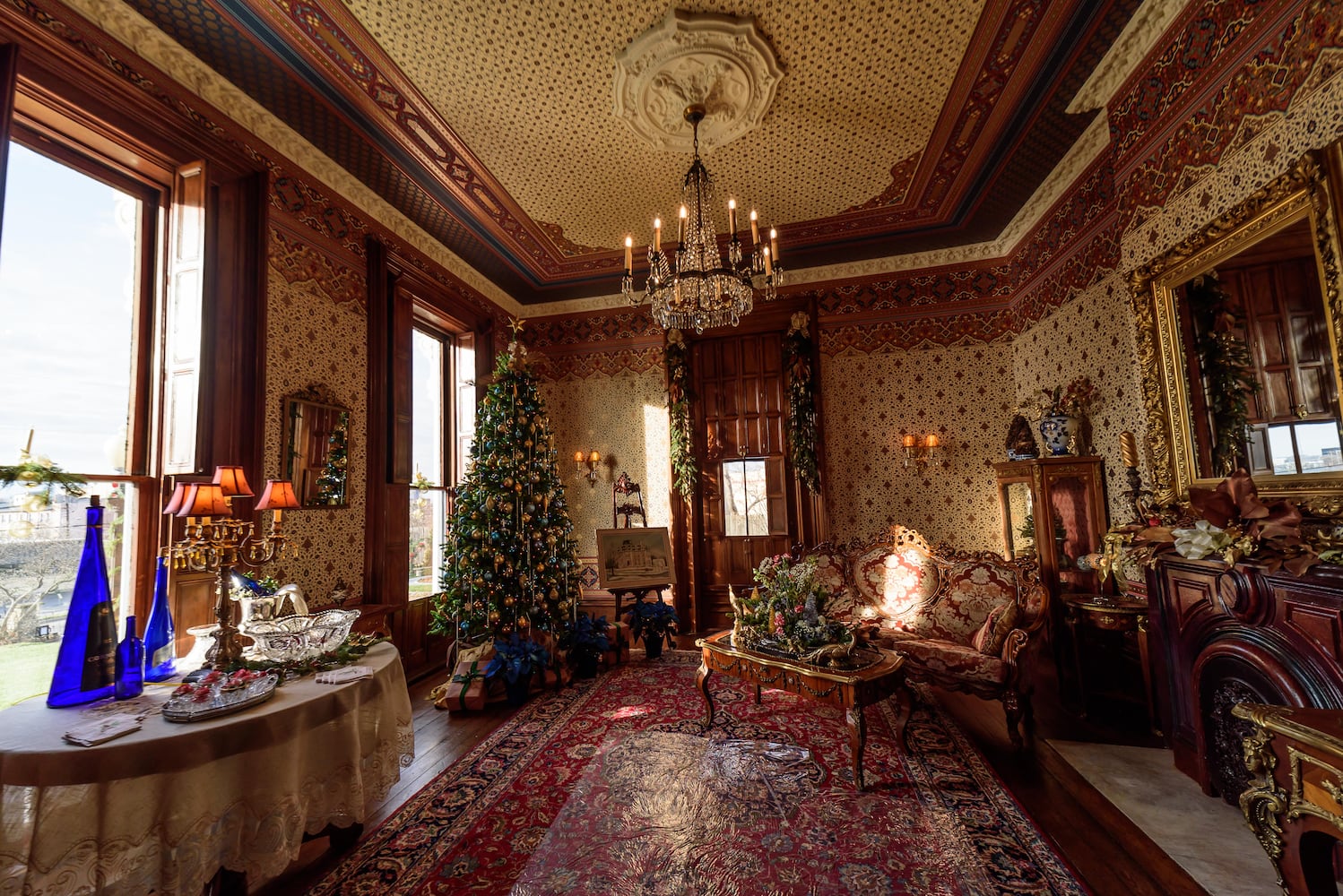 PHOTOS: A Dickens of a Christmas St. Anne’s Hill Holiday Home Tour 2024