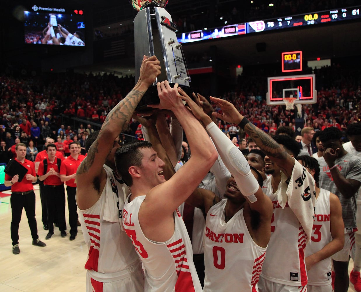 Photos: Dayton Flyers celebrate record-breaking 29th victory