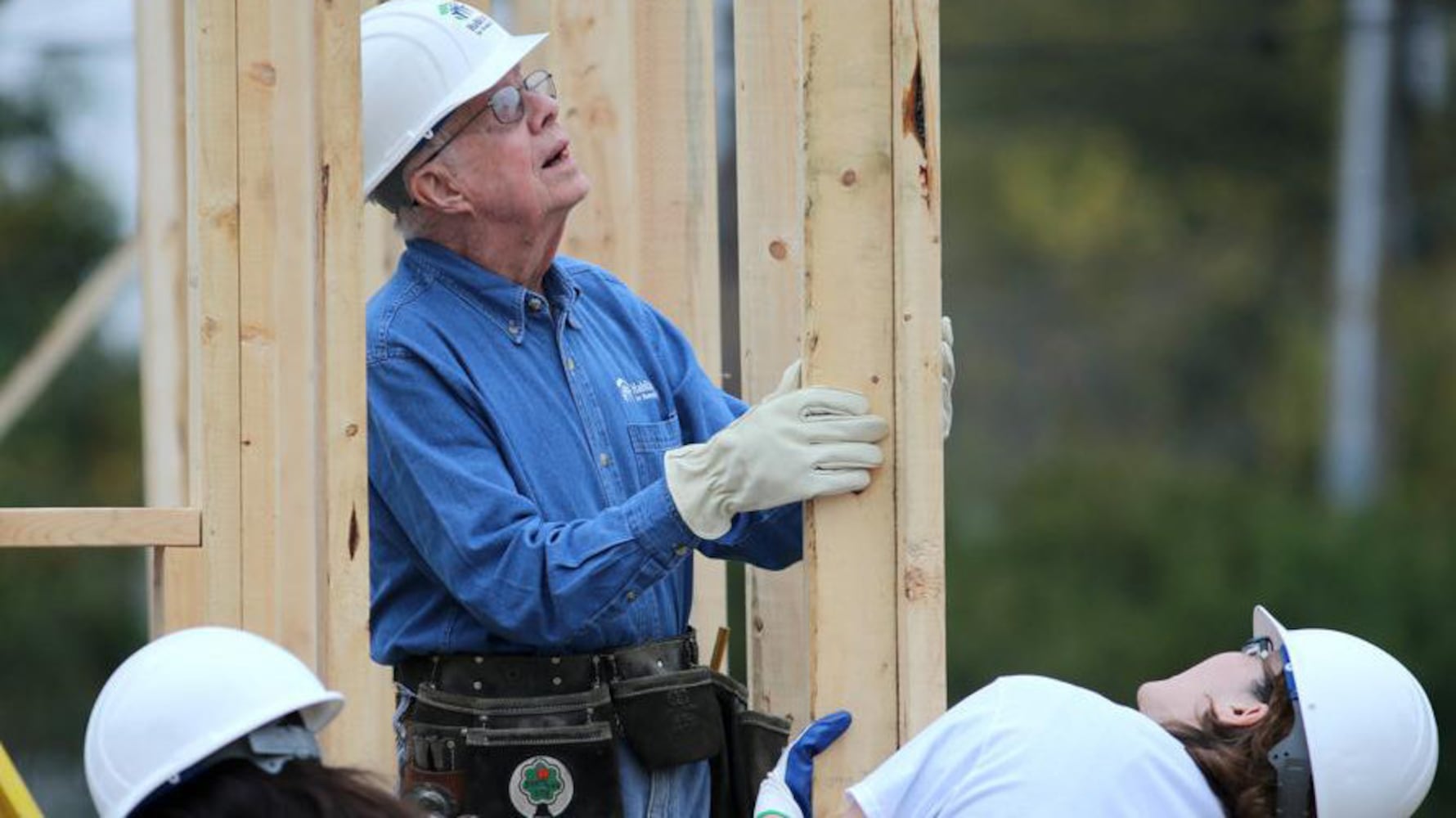 Jimmy Carter picking up hammer once again to build Habitat homes