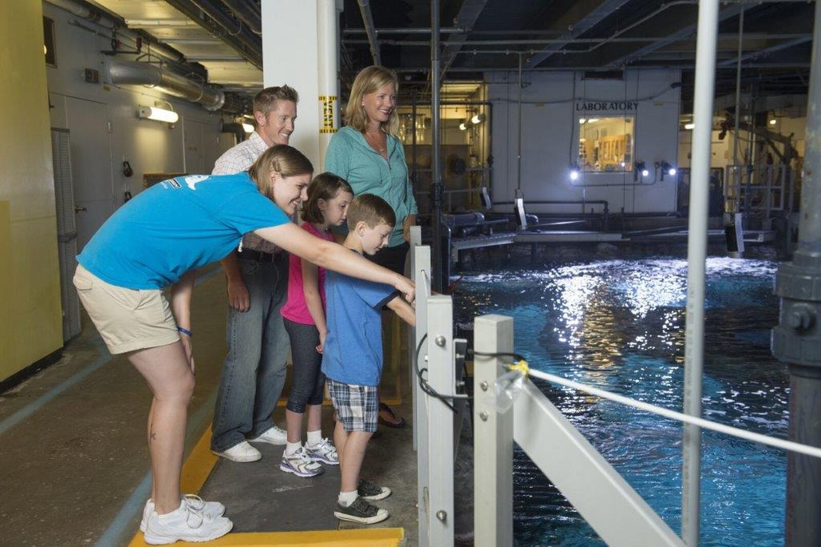 Area school families are using summer break to take their kids on local field trips with strong educational features. Recent years of school budget cuts and reduced time for traditional school field trips have prompted more school parents to make learning trips part of their kids’ summer vacation. Newport Aquarium in Northern Kentucky is a popular “learning” destination for many families. CONTRIBUTED