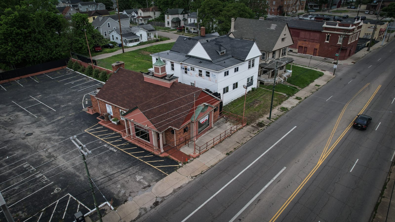 The now closed restaurant at 865 North Main St. will be rehabbed into the Chicken Spot. The city is using the American Rescue Plan to fund the rehab. JIM NOELKER/STAFF