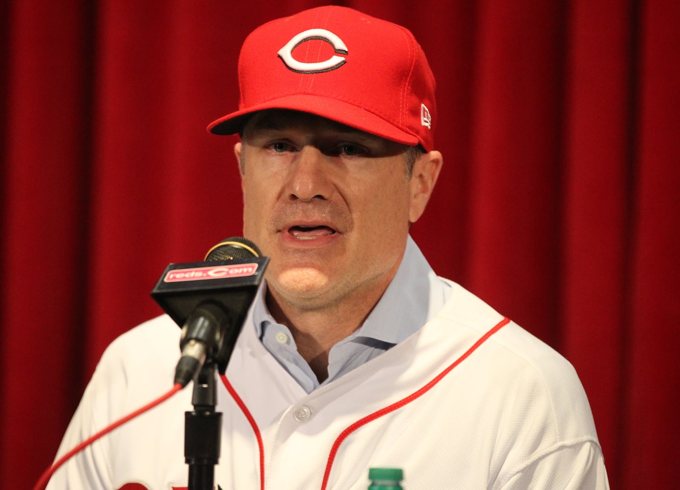 Reds introduce David Bell as manager