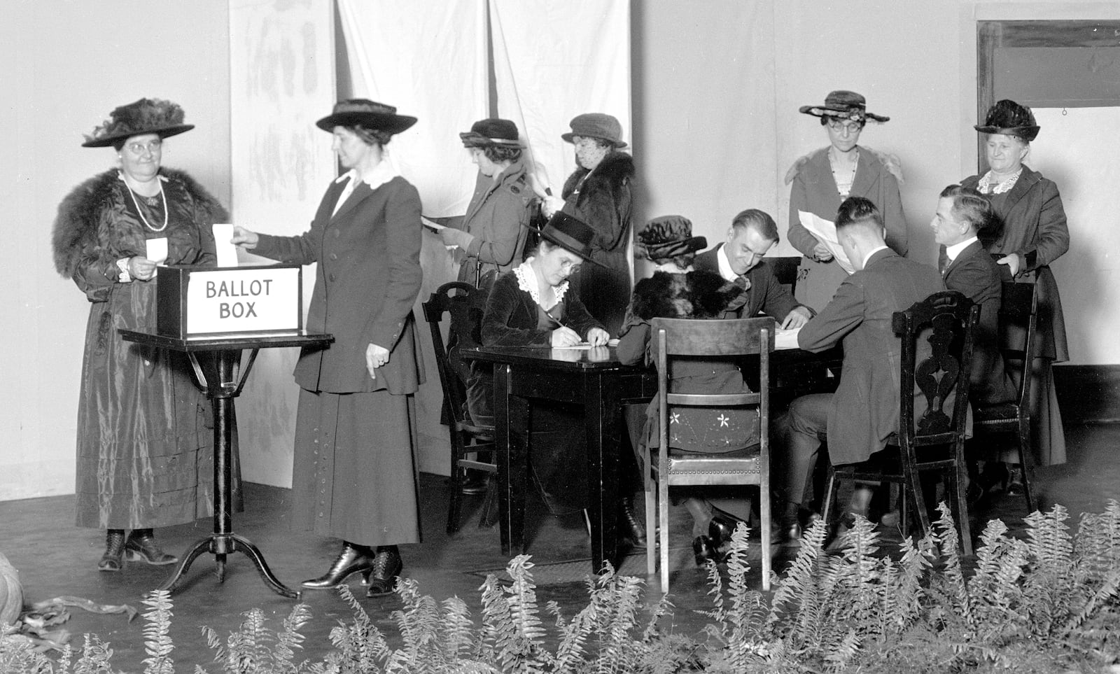 Women learn to vote at NCR in Dayton on Oct. 27, 1920. NCR ARCHIVES AT DAYTON HISTORY