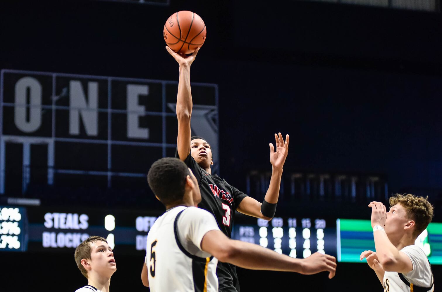 Centerville beats Lakota West in D1 boys district basketball final