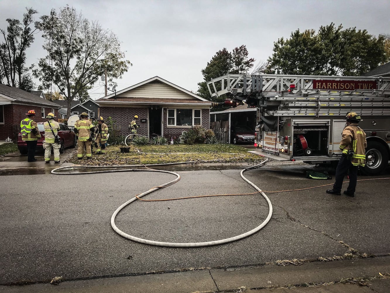 Residents escape, cat dies in Oneida Avenue house fire