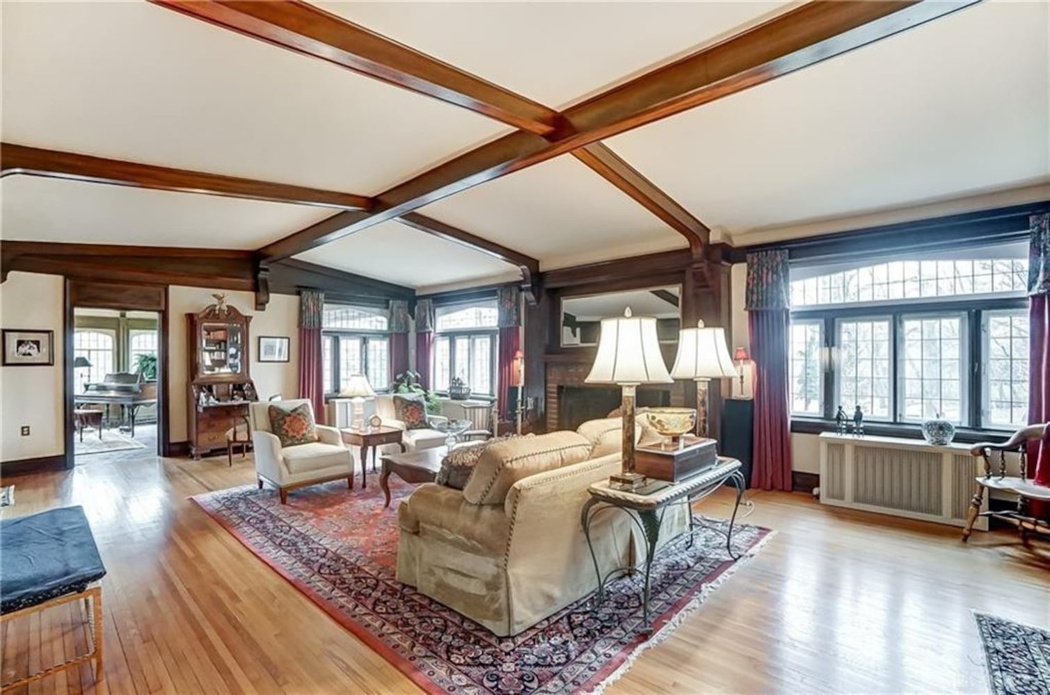 PHOTOS: $1M Oakwood manor on the market